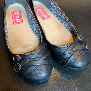 Pop flat shoes
